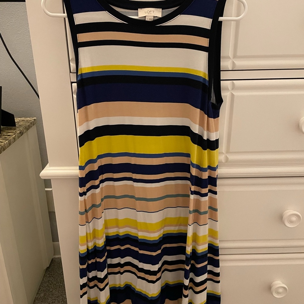 Sleeveless dress